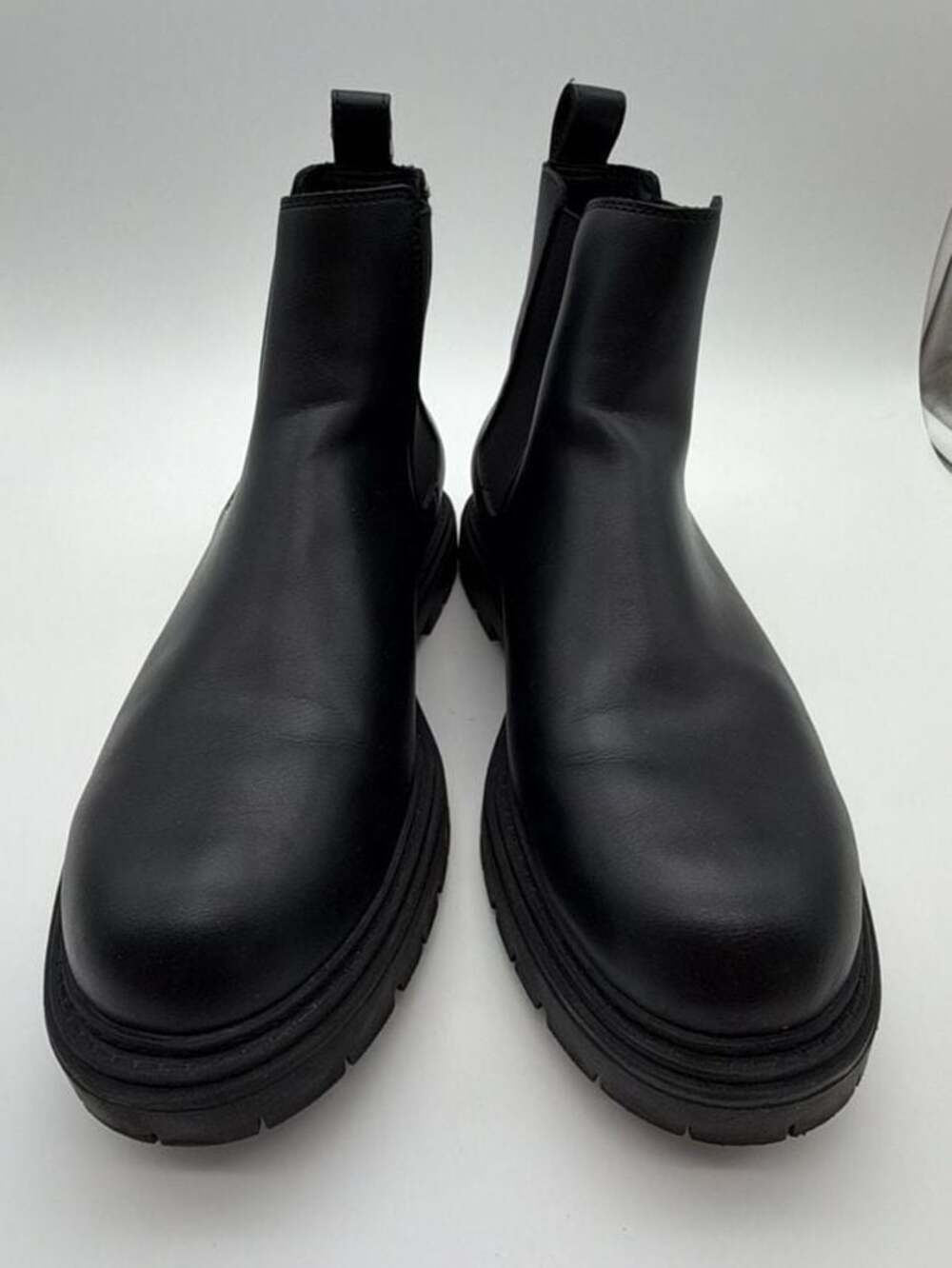 Zara Lug Sole Leather Chelsea Boots in Black